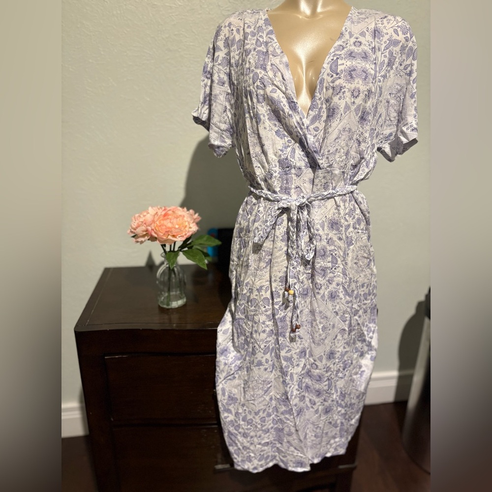 Estella Midi Dress in Blue and White paisley print